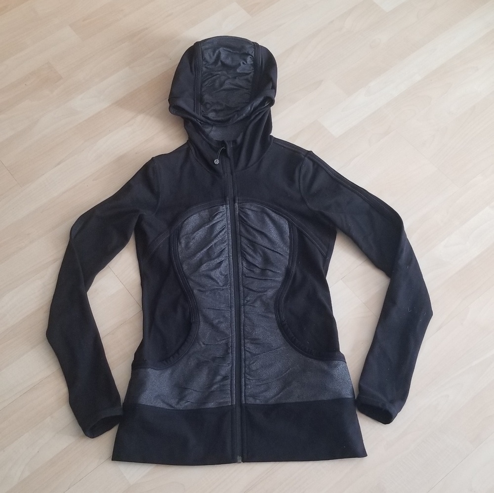 LULULEMON ZIP UP SWEATER